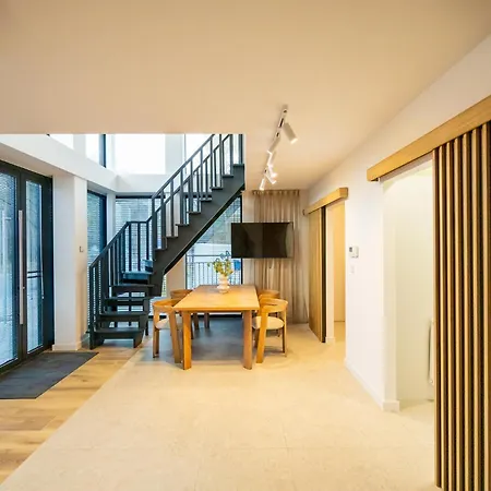 Lighthouse U1 Surfingbird Apartment