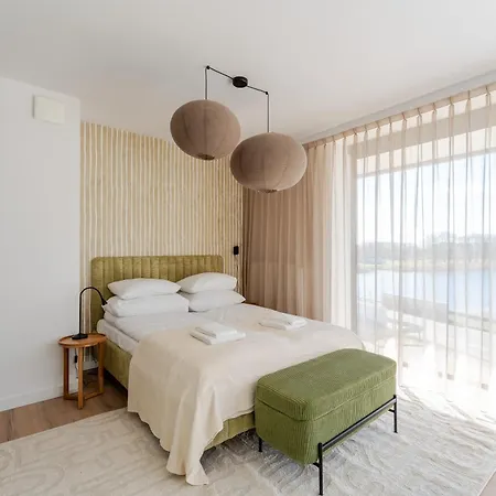 Lighthouse U1 Surfingbird