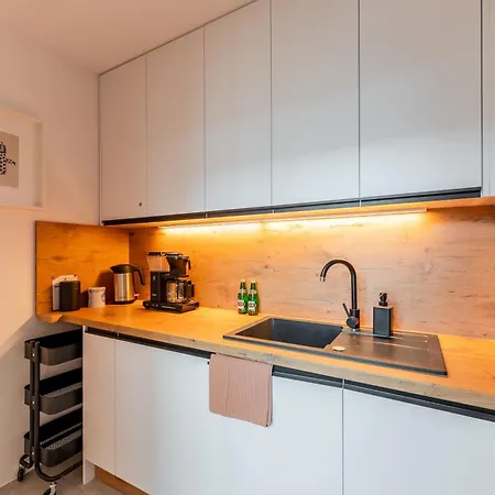 Lighthouse U1 Surfingbird