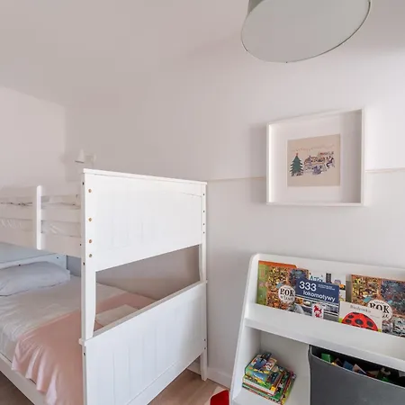 Lighthouse U1 Surfingbird Apartman *