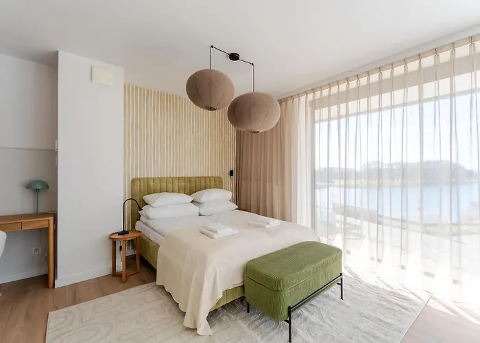 Lighthouse U1 Surfingbird