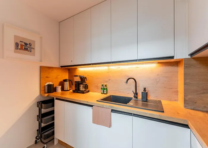 Lighthouse U1 Surfingbird